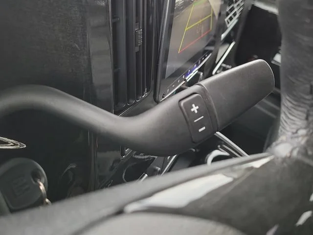 Used 2025 Special Exterior Color GMC Work Van image 21