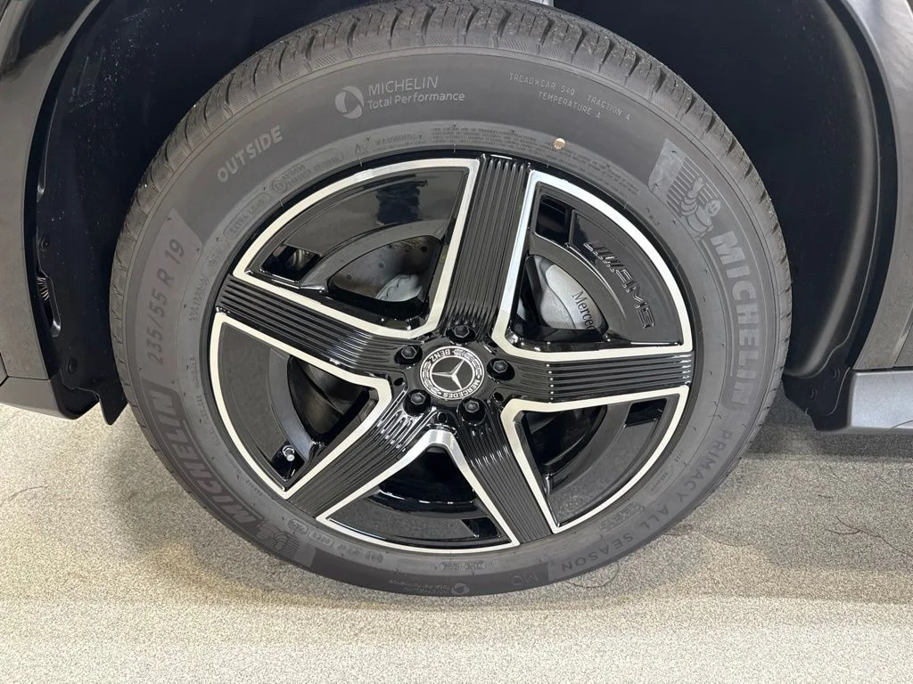 New 2027 Black Mercedes-Benz GLC 300 image 47