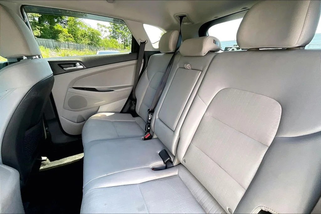 Used 2020 Silver Hyundai Value image 25