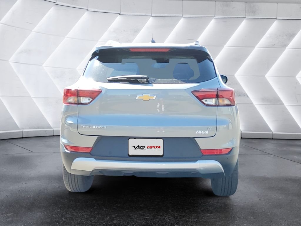 Used 2025 Gray Chevrolet LT image 5