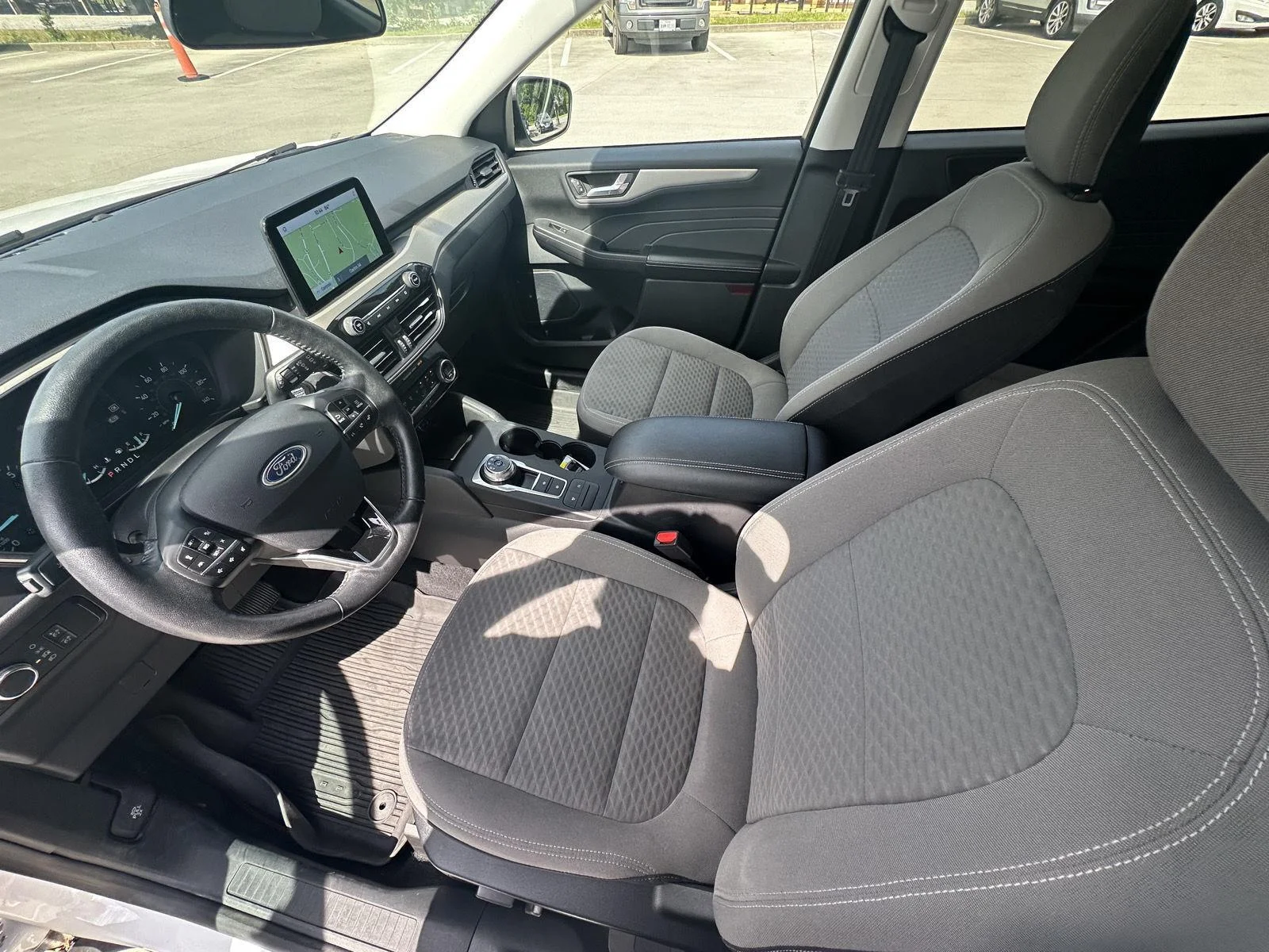 Used 2021 Oxford White Ford SE image 10