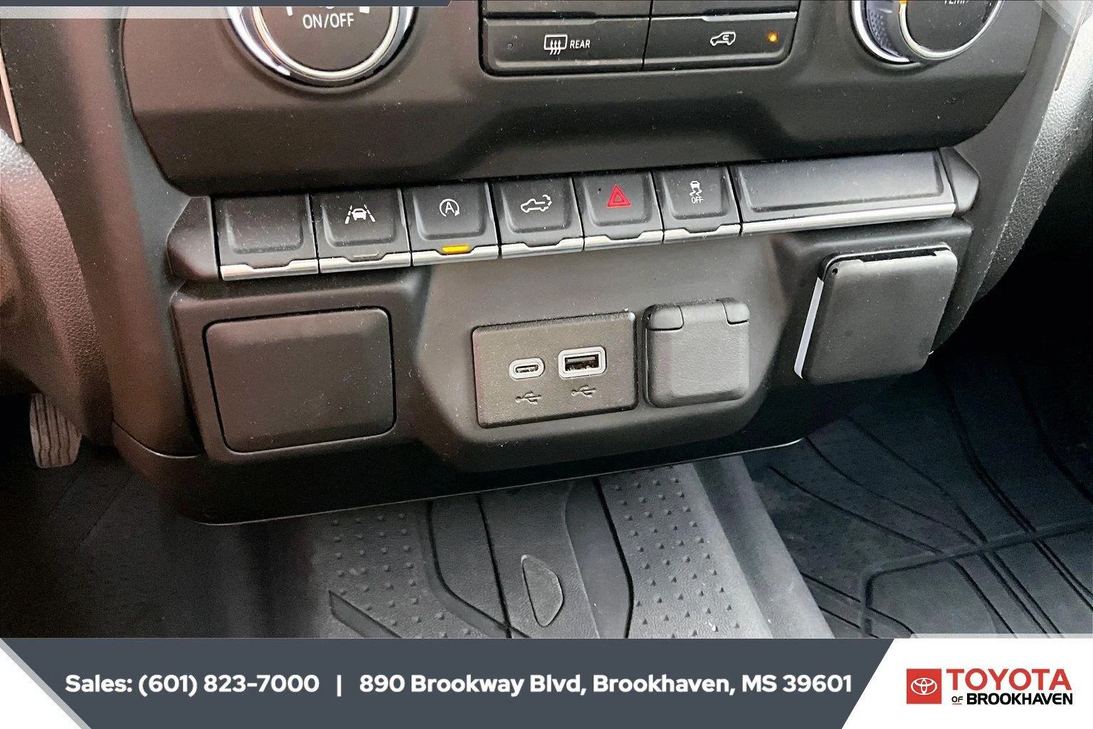 Used 2023 Black Chevrolet Custom image 23