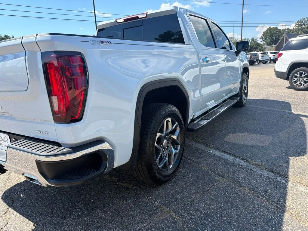 Used 2026 Glacier White GMC SLT image 5