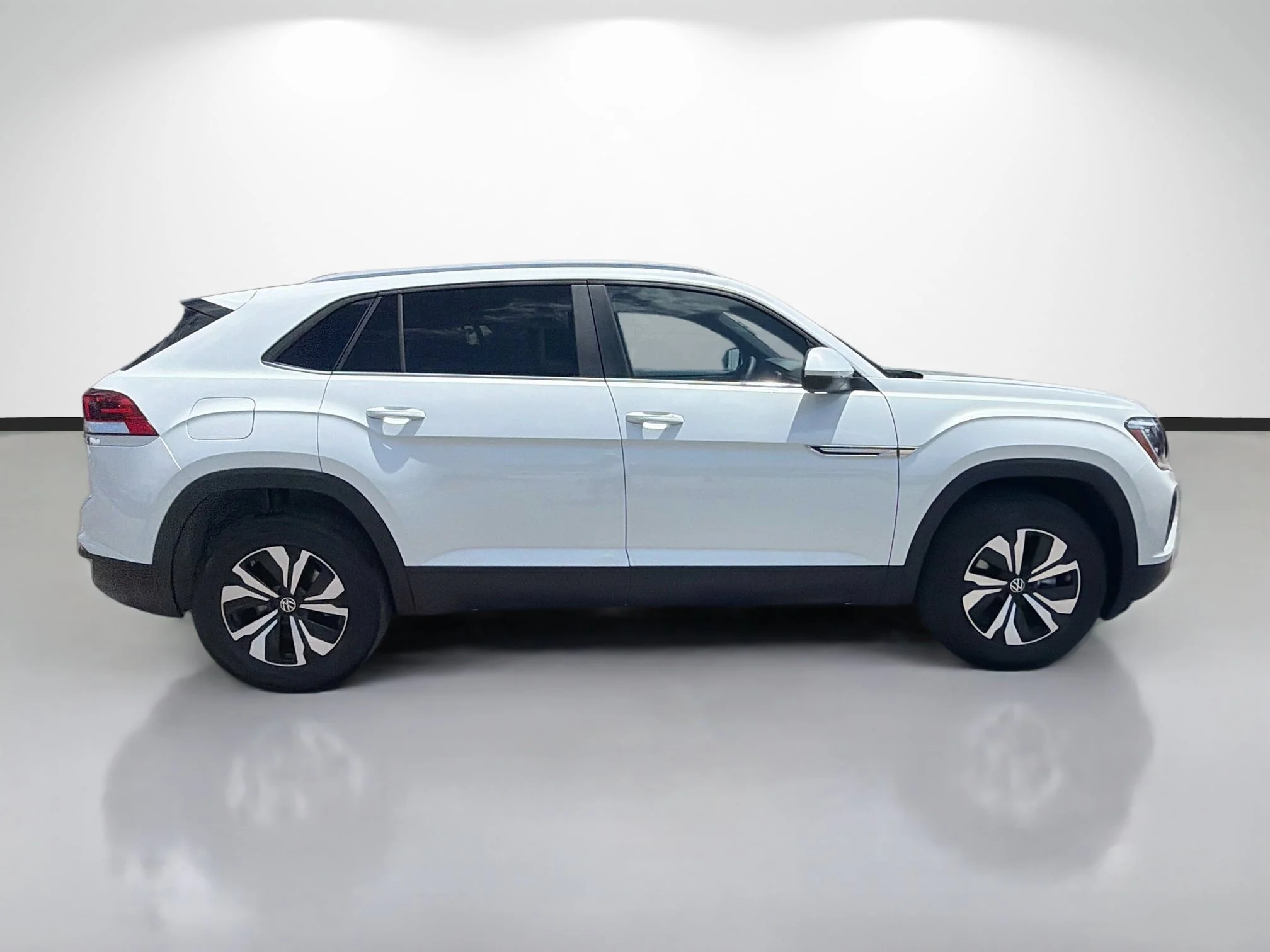 New 2026 White Pearl Volkswagen 2.0T SE image 2