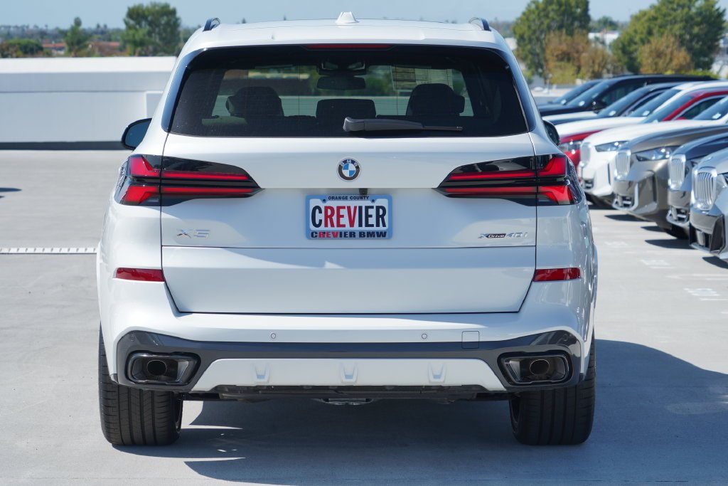 New 2026 Mineral White Metallic BMW xDrive40i image 7