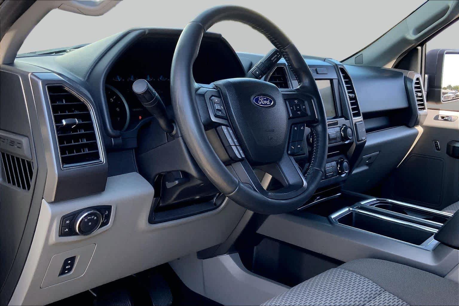 Used 2017 Ingot Silver Metallic Ford XLT image 17