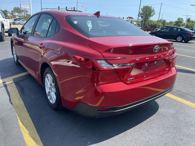 2025 Toyota Camry LE - Photo 31