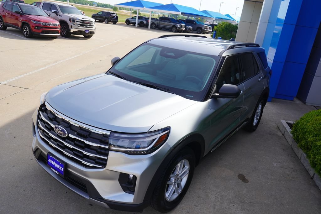 Used 2025  Ford Active image 11