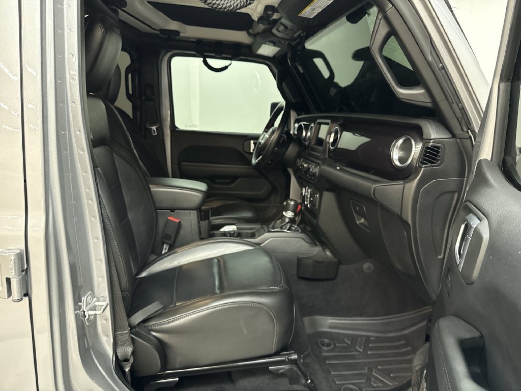 Used 2021 Billet Silver Metallic Jeep Unlimited Sahara Altitude image 17