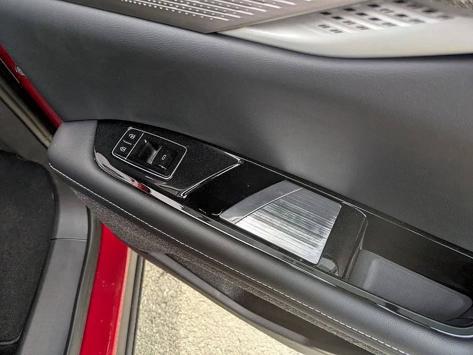 2025 Cadillac OPTIQ Luxury 2 - Photo 29