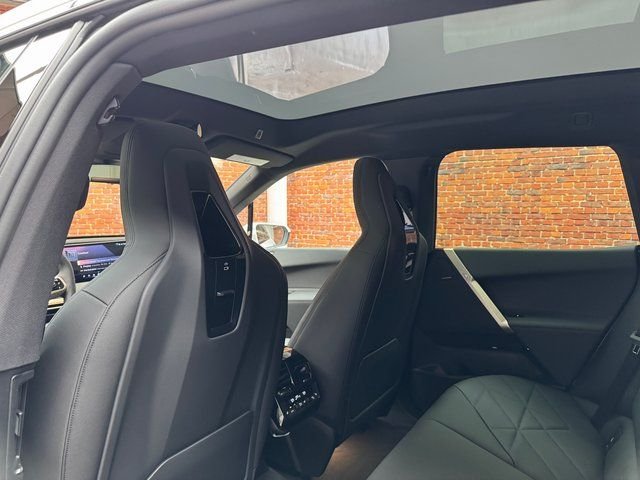 2026 BMW iX 60 - Photo 24