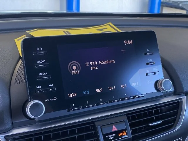 2018 Honda Accord LX - Photo 21