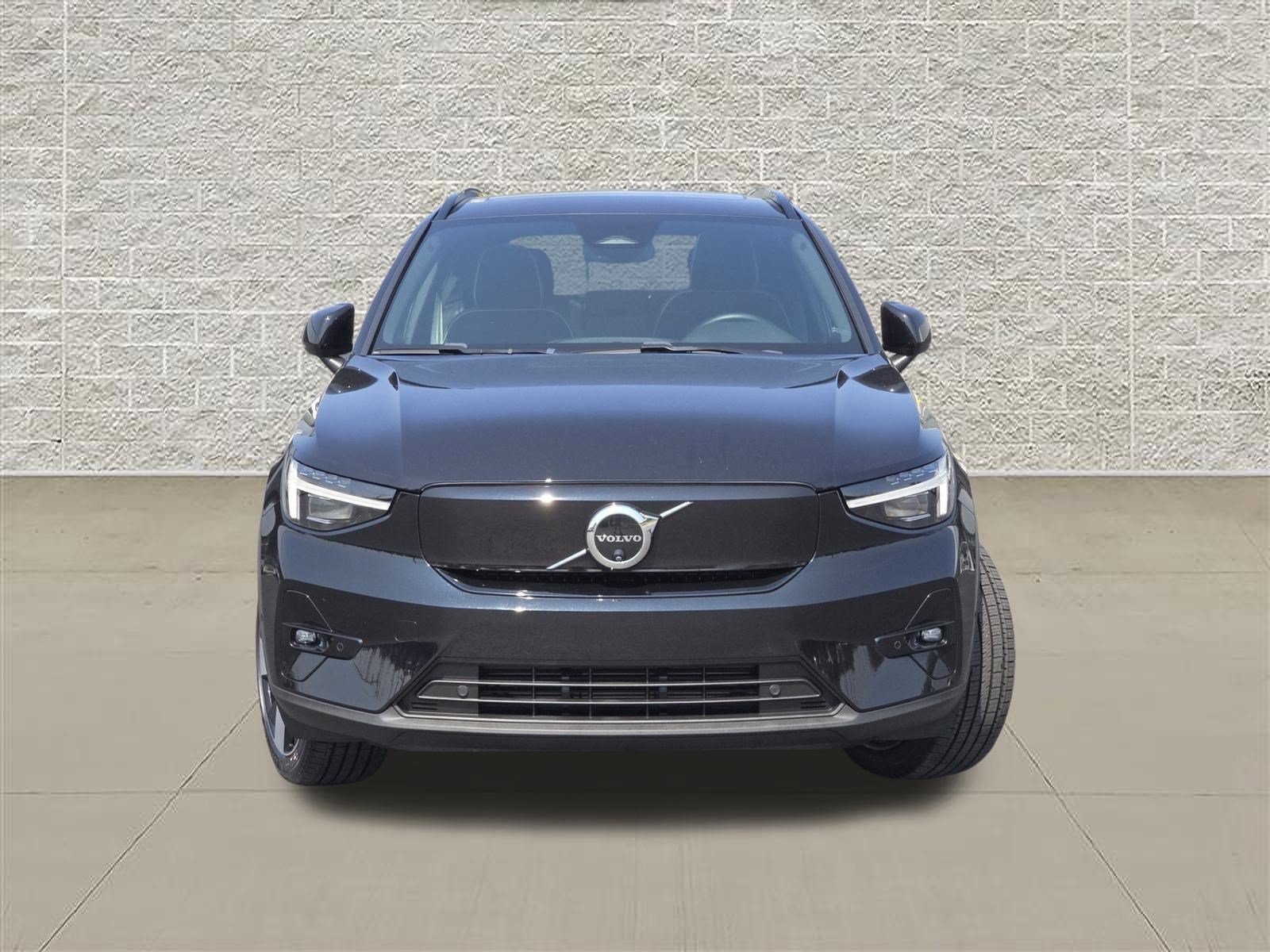 Used 2024 Volvo XC40 Plus with VIN YV4ER3XL3R2259710 for sale in Whitehall, OH