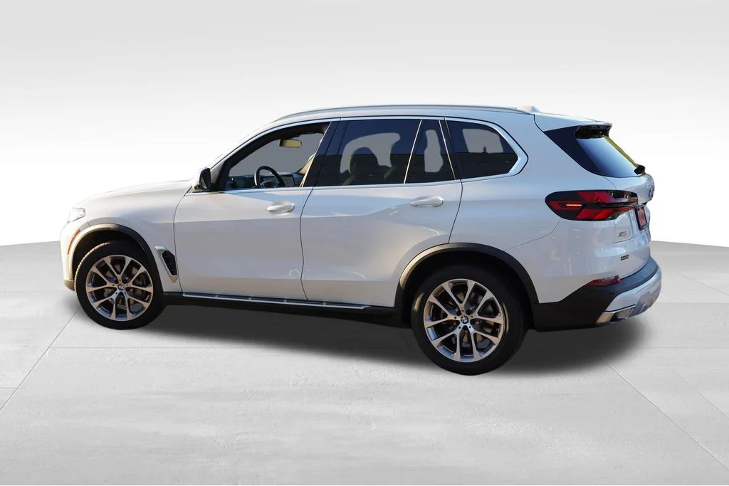 Used 2026 Alpine White BMW xDrive40i image 8