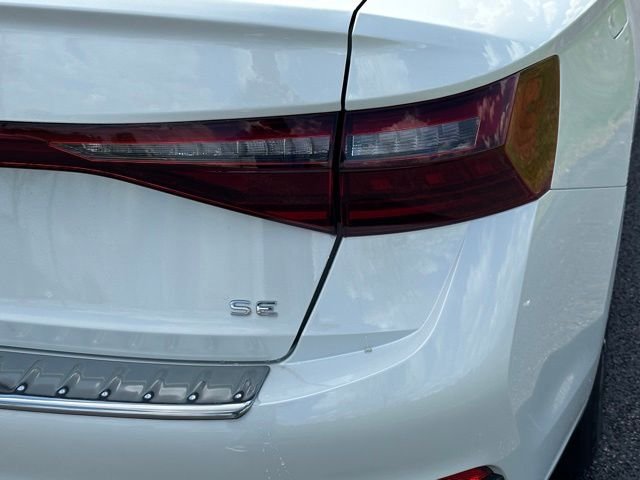 New 2026 Opal White Pearl Volkswagen 1.5T SE image 13