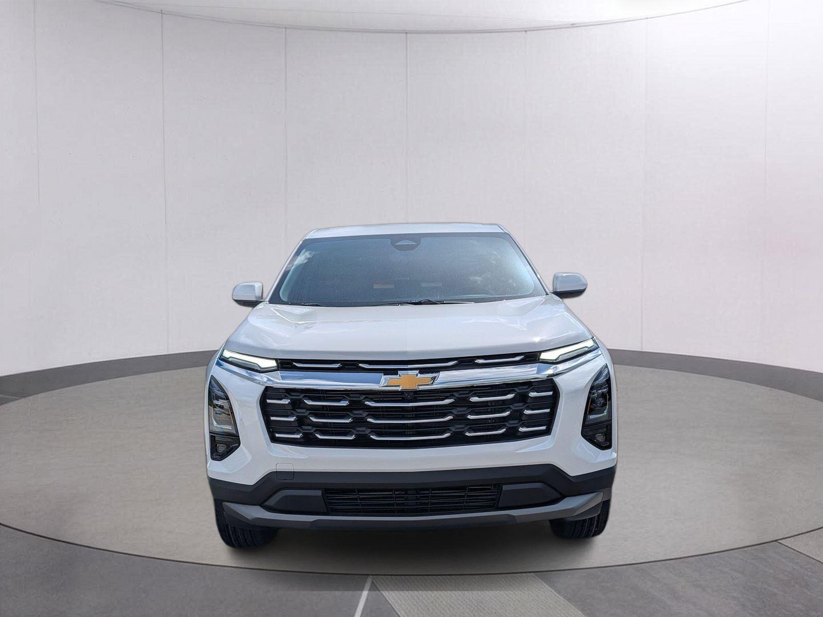 2027 Chevrolet Equinox LT - Photo 8