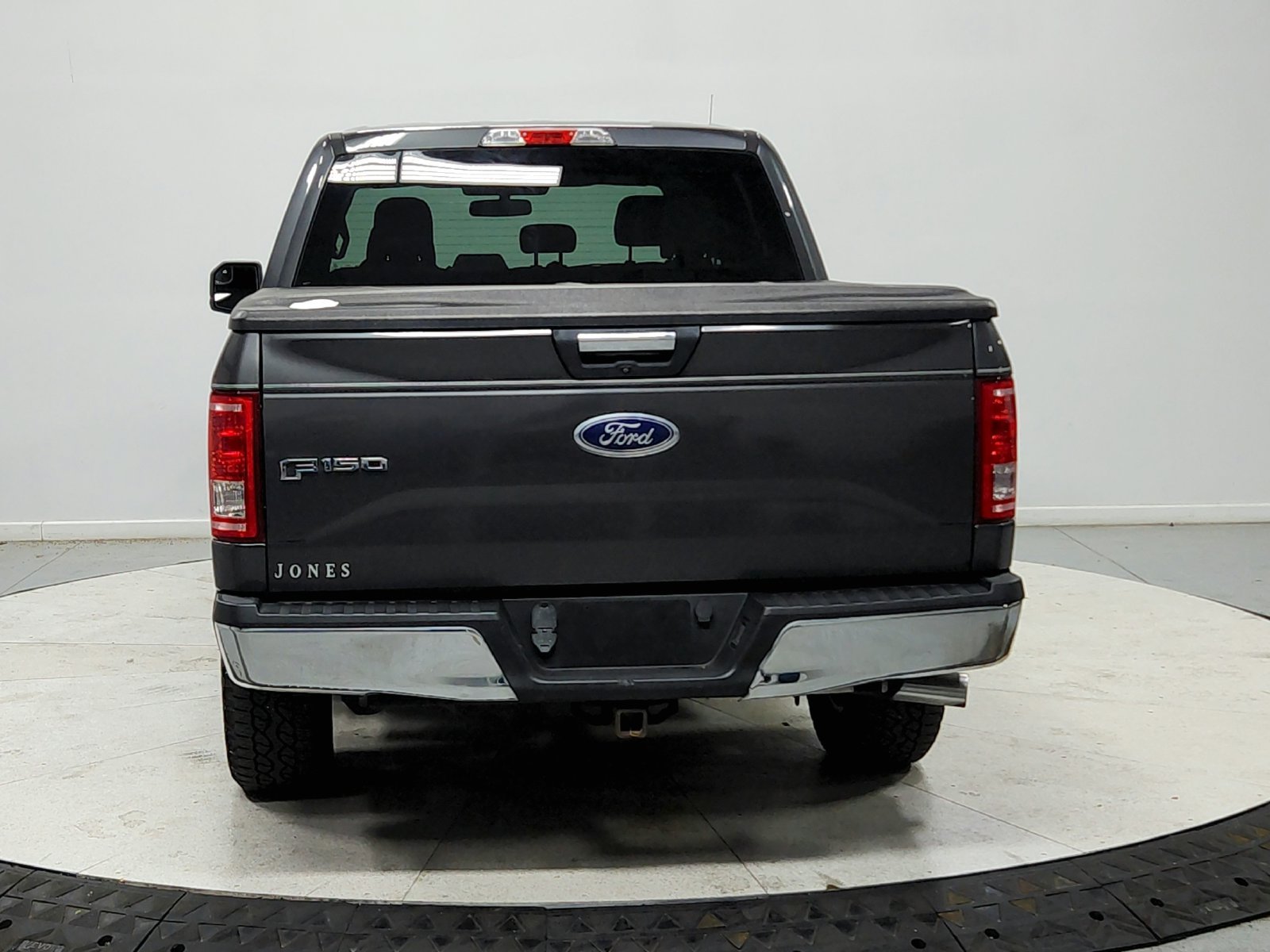 Used 2016 Gray Ford XLT image 7