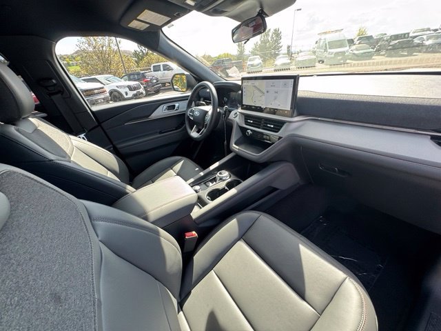 New 2027 Avalanche Gray Ford Active image 25