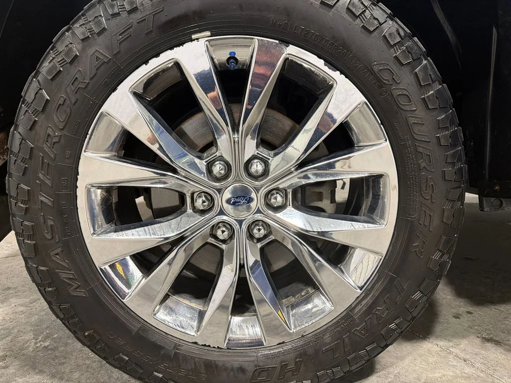 Used 2017 LIGHTNING BLUE Ford XLT image 43
