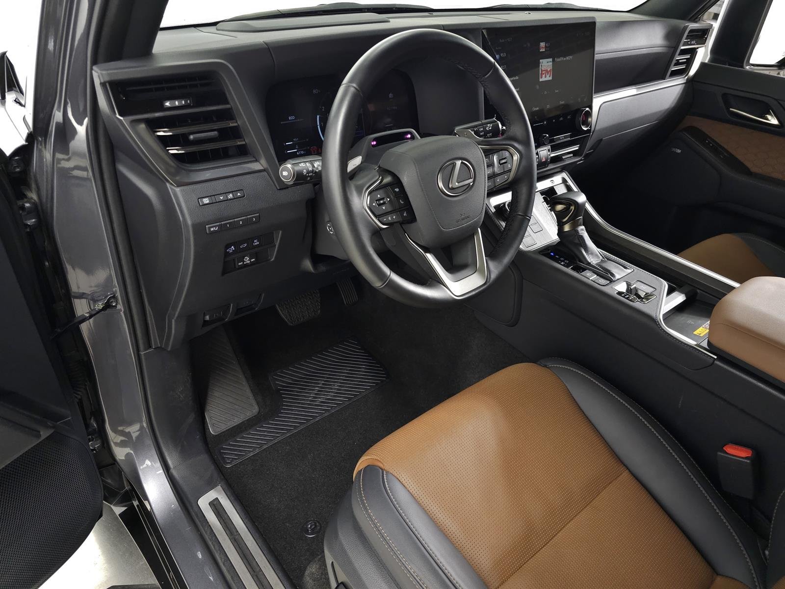 Certified Used 2025 Nebula Lexus LUXURY+ image 19