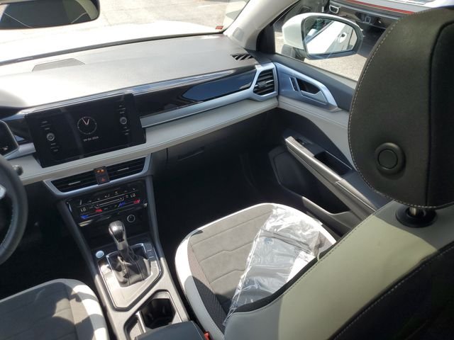 New 2026 White Volkswagen 1.5T SE image 9