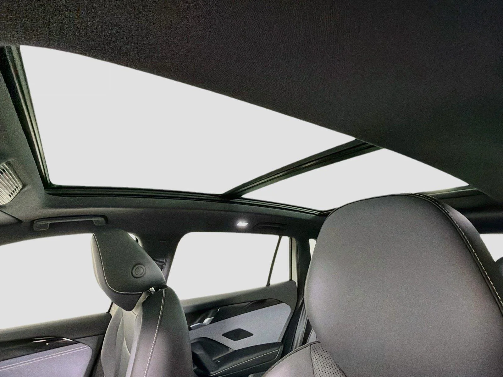 New 2026 Sandstone w/Deep Black Roof Volkswagen SE R-Line Black image 20