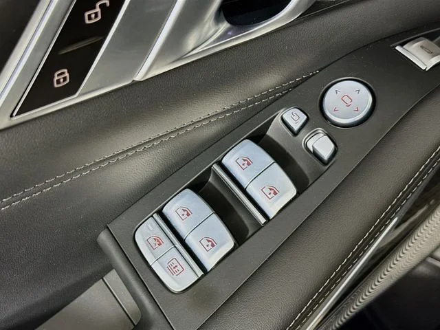 Used 2024 Gray BMW ALPINA XB7 image 18