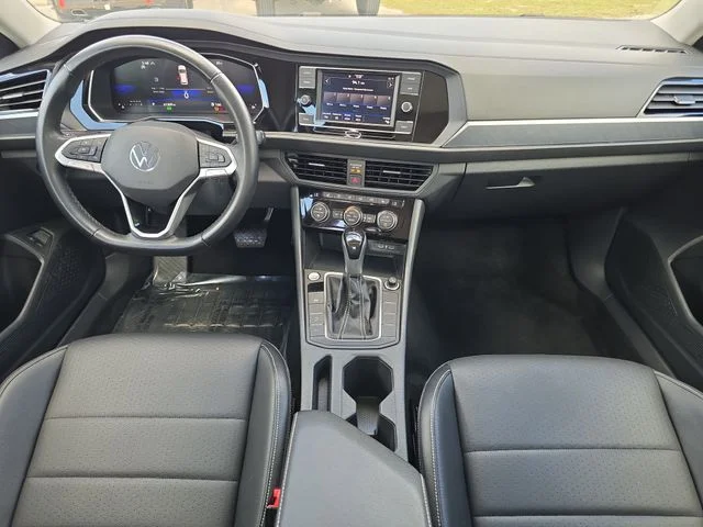 2024 Volkswagen Jetta SE - Photo 9
