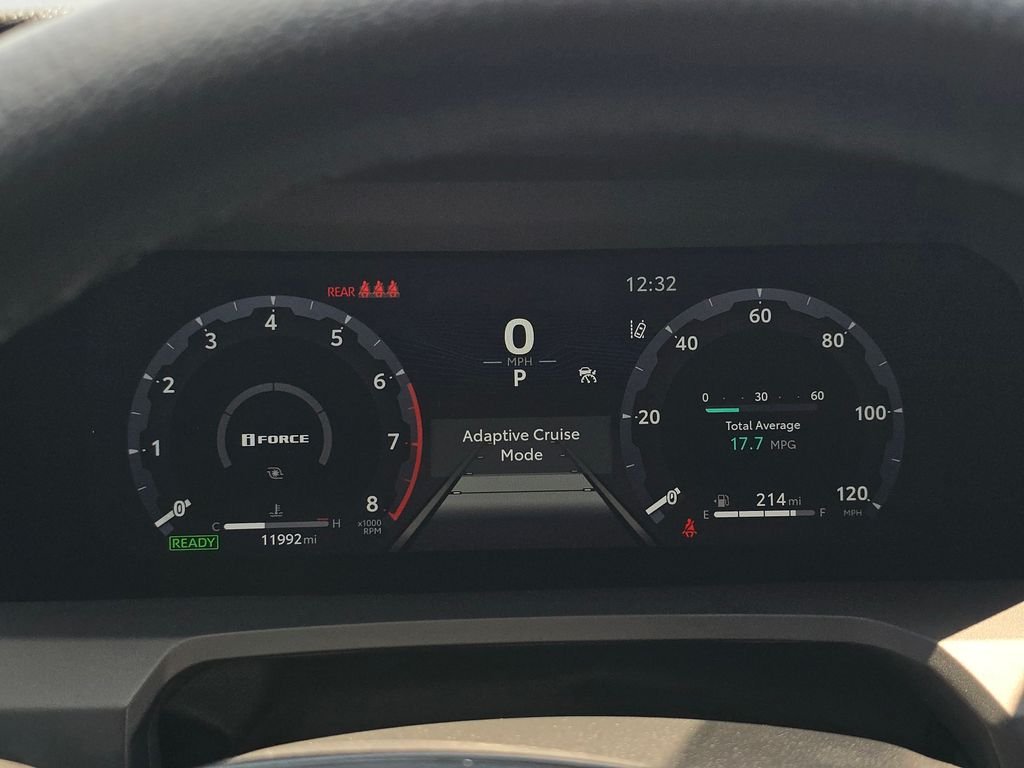 Used 2025  Toyota  image 23