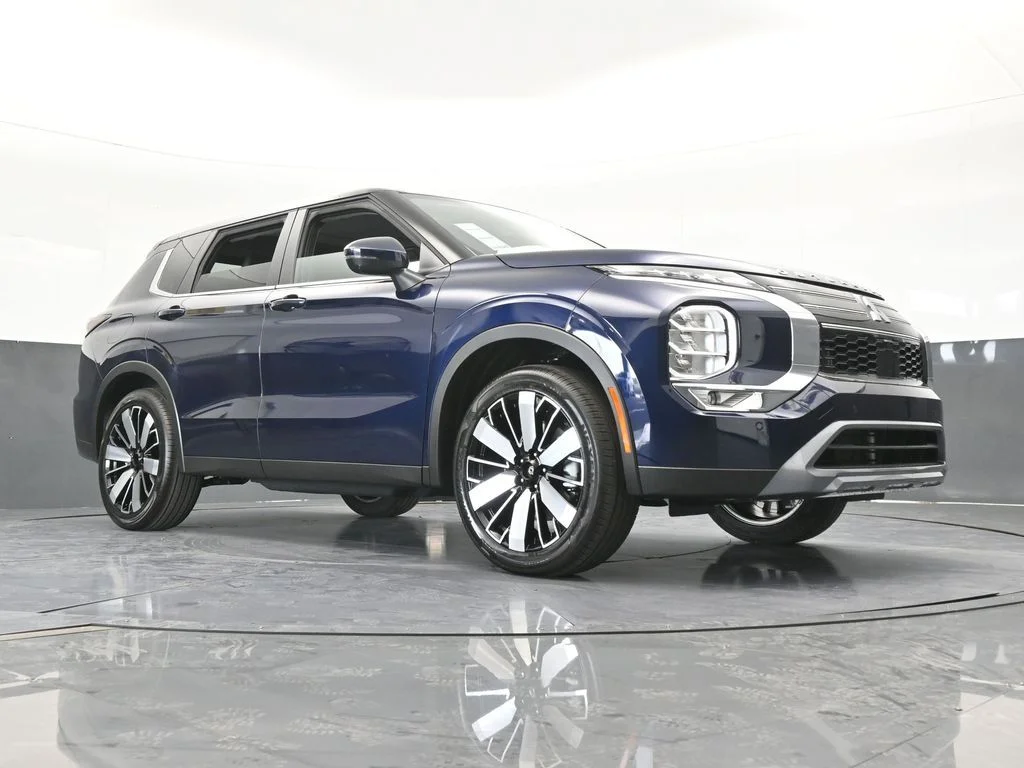 New 2026 Cosmic Blue Metallic Mitsubishi SE image 63