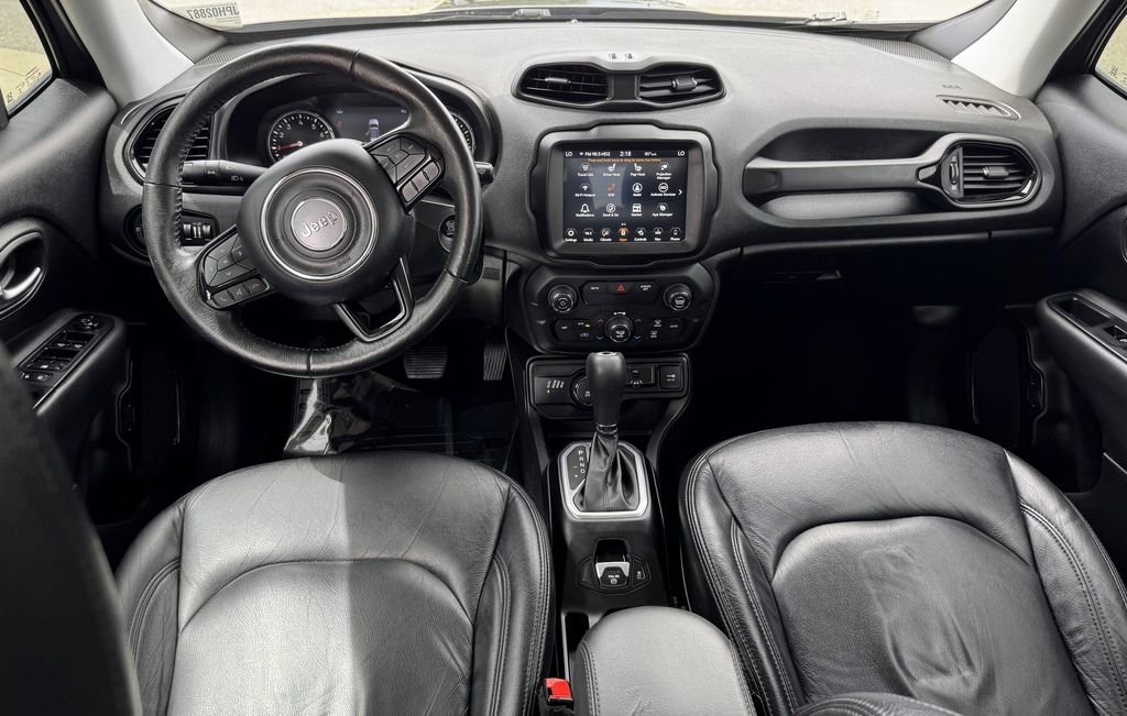 Used 2018 Gray Jeep Latitude image 26