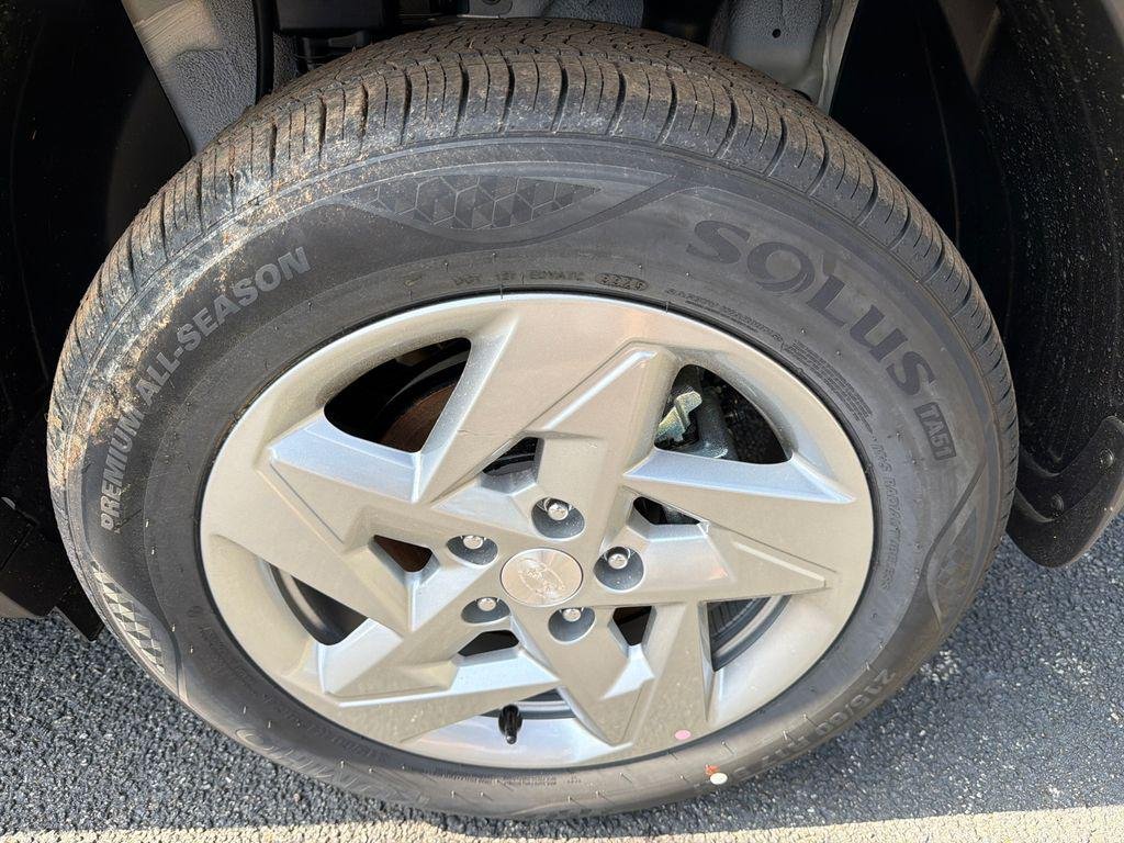 New 2026 White Hyundai SE FWD image 19
