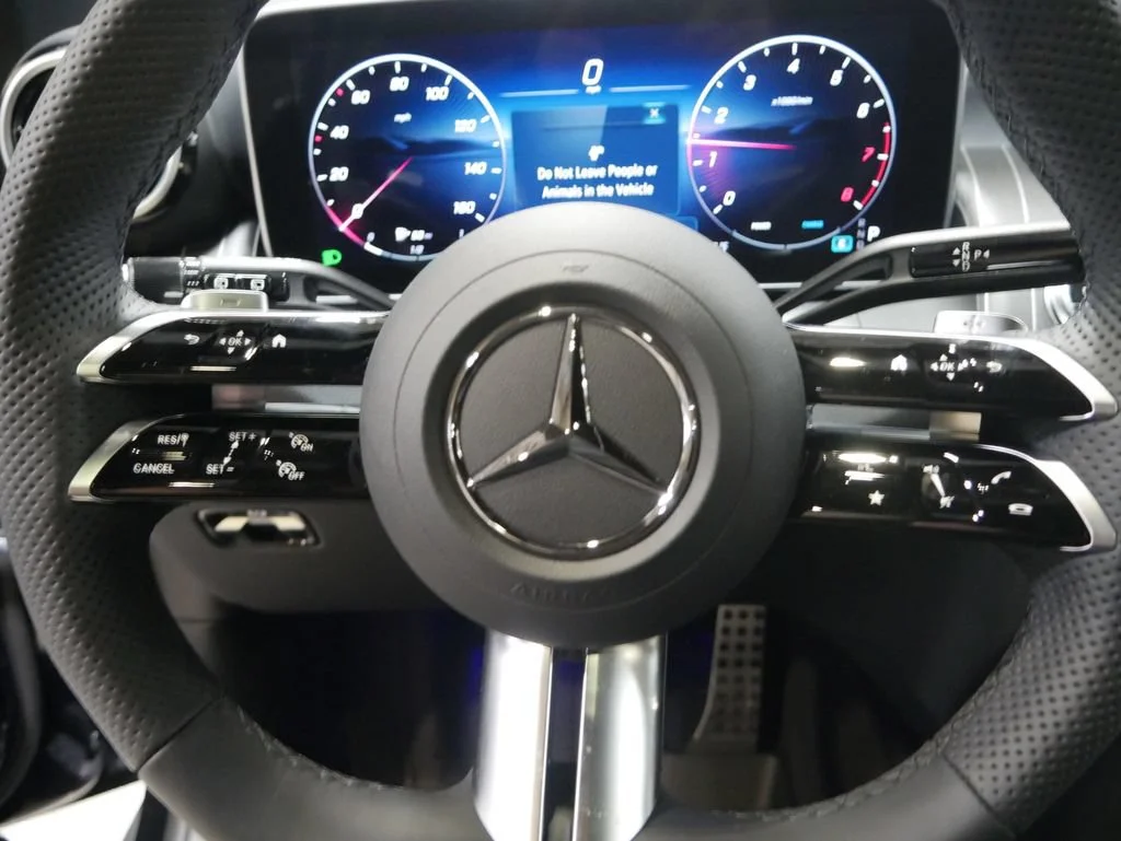 New 2026 Black Mercedes-Benz GLC 300 image 38