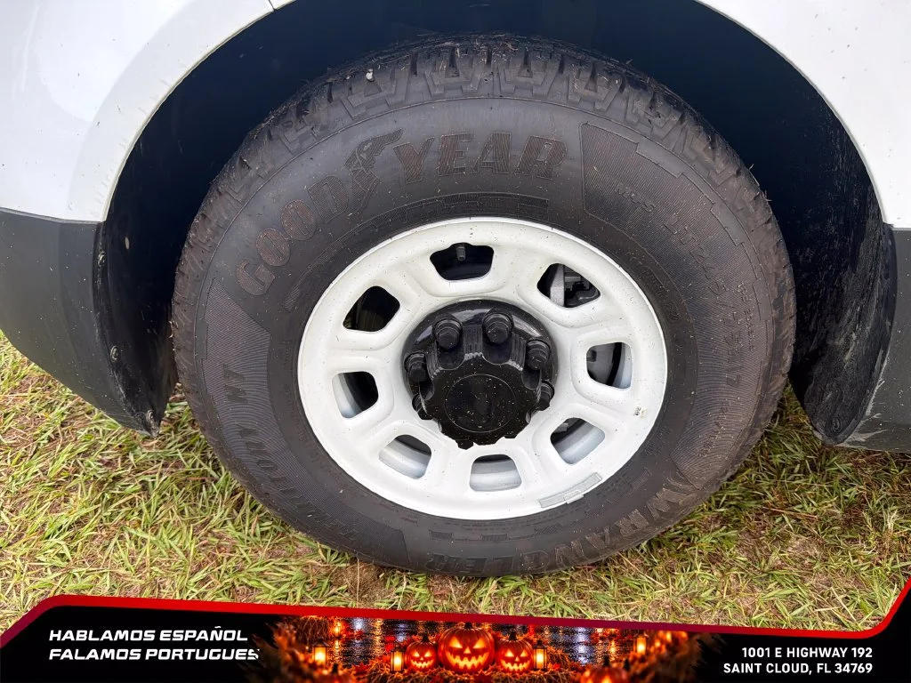 Used 2024 Oyster White BrightDrop EJY image 10