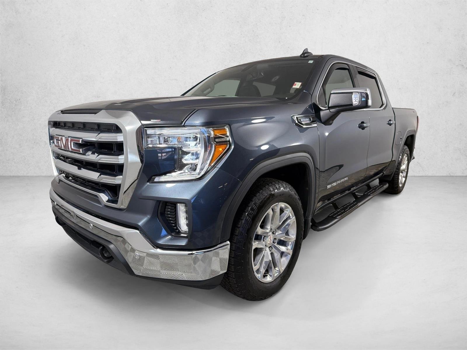 Used 2021 Dark Sky Metallic GMC SLE image 7