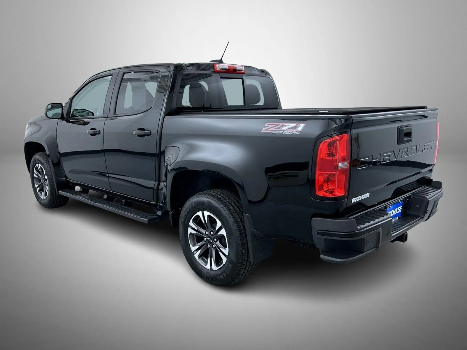 Used 2022 Black Chevrolet Z71 image 7