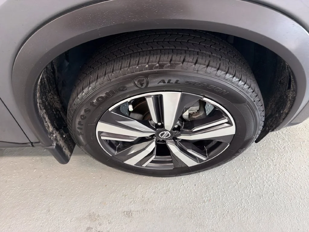 Used 2021 Gray Nissan SL image 4