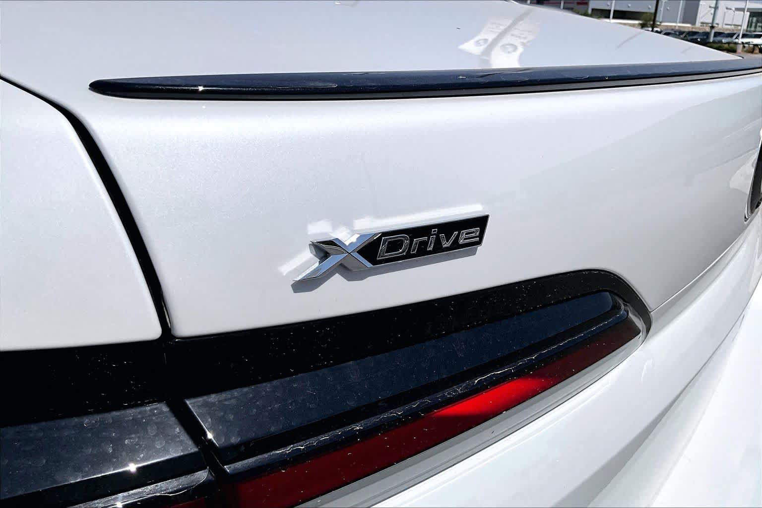 New 2026 Mineral White Metallic BMW 740i xDrive image 15