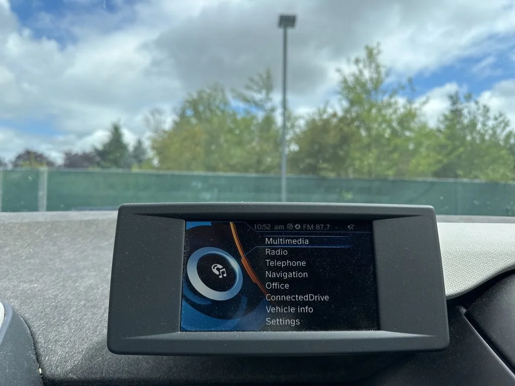 Used 2014 Capparis White w/BMW i Frozen Blue Accent BMW with Range Extender image 14