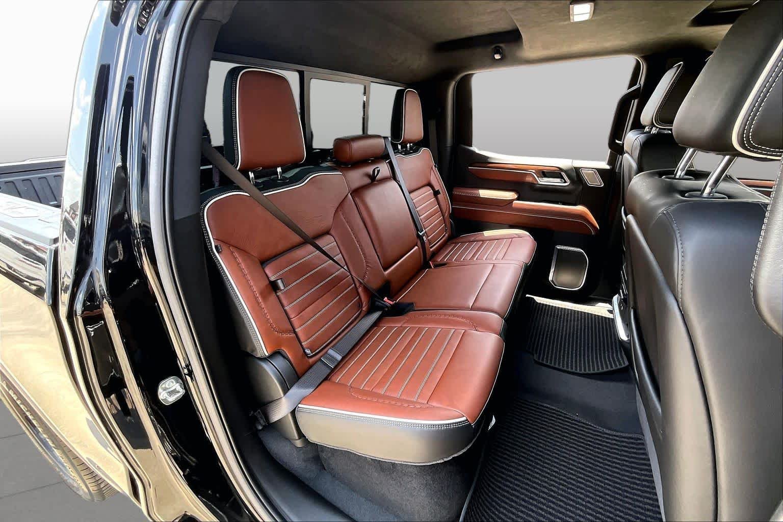 Used 2025 Onyx Black GMC Denali Ultimate image 39