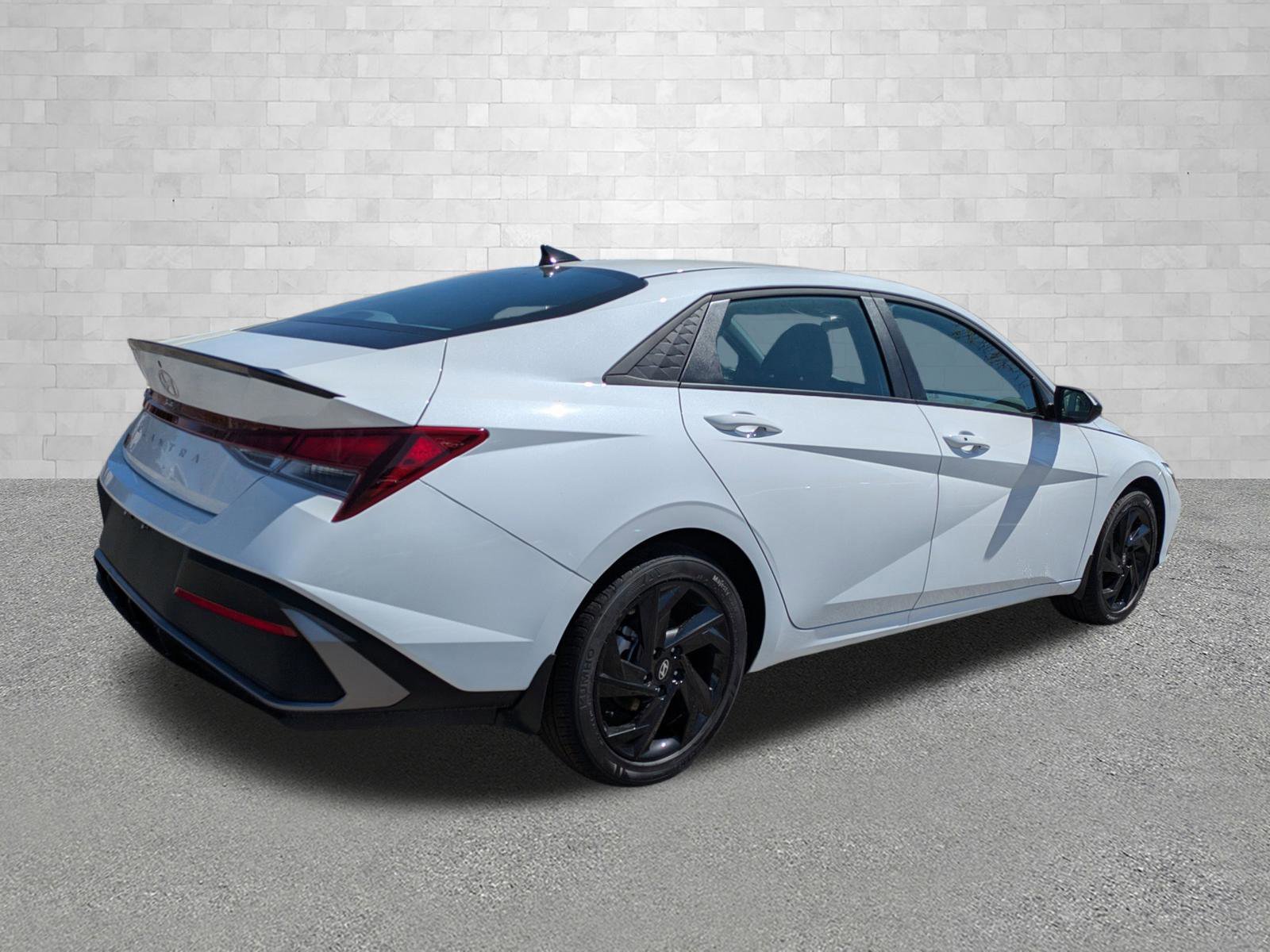 2026 Hyundai Elantra SEL Sport - Photo 2