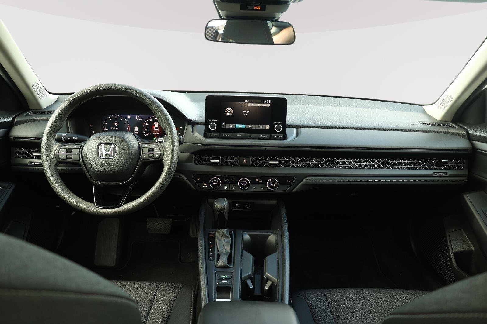 Used 2024 Platinum White Pearl Honda EX image 24