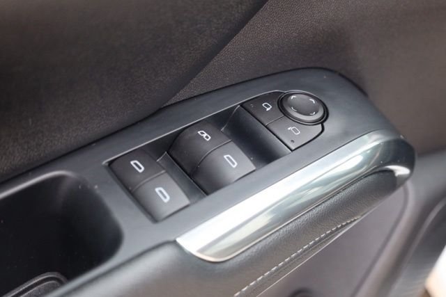 Used 2025 White Chevrolet LT image 23