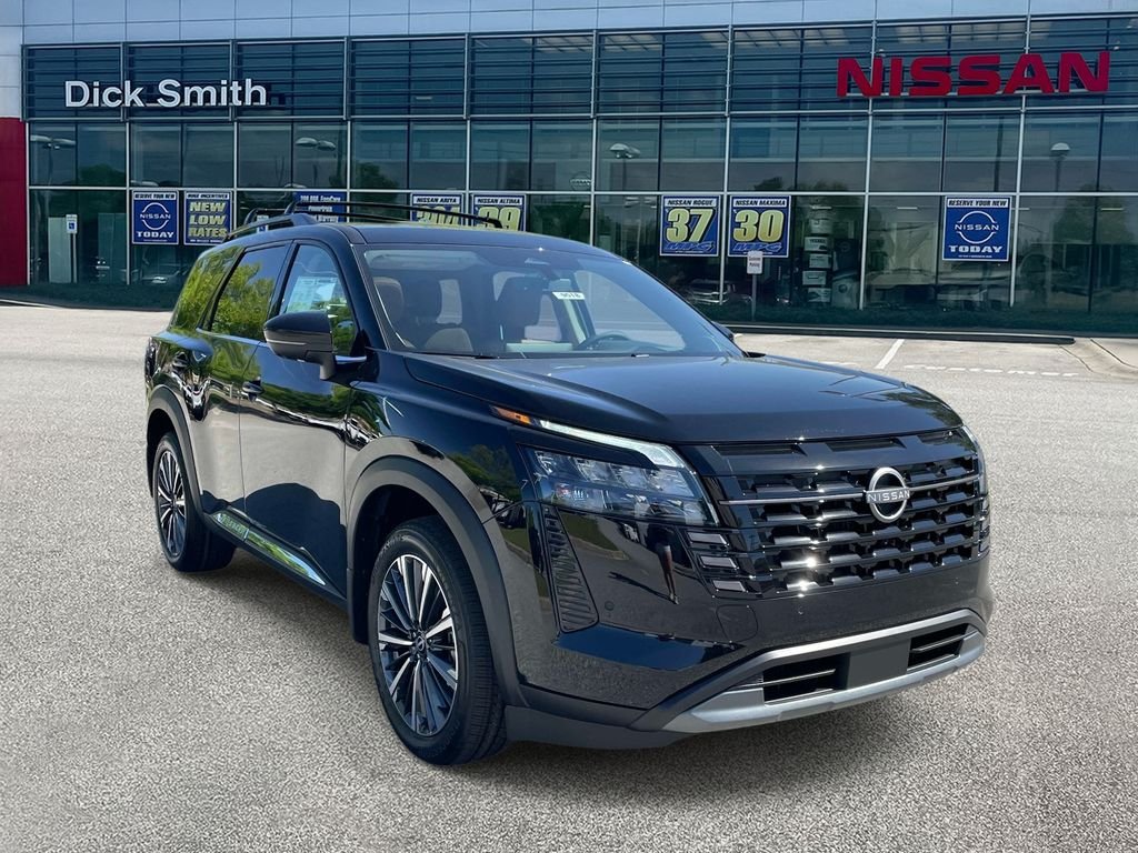 2026 Nissan Pathfinder Platinum 2WD's photo