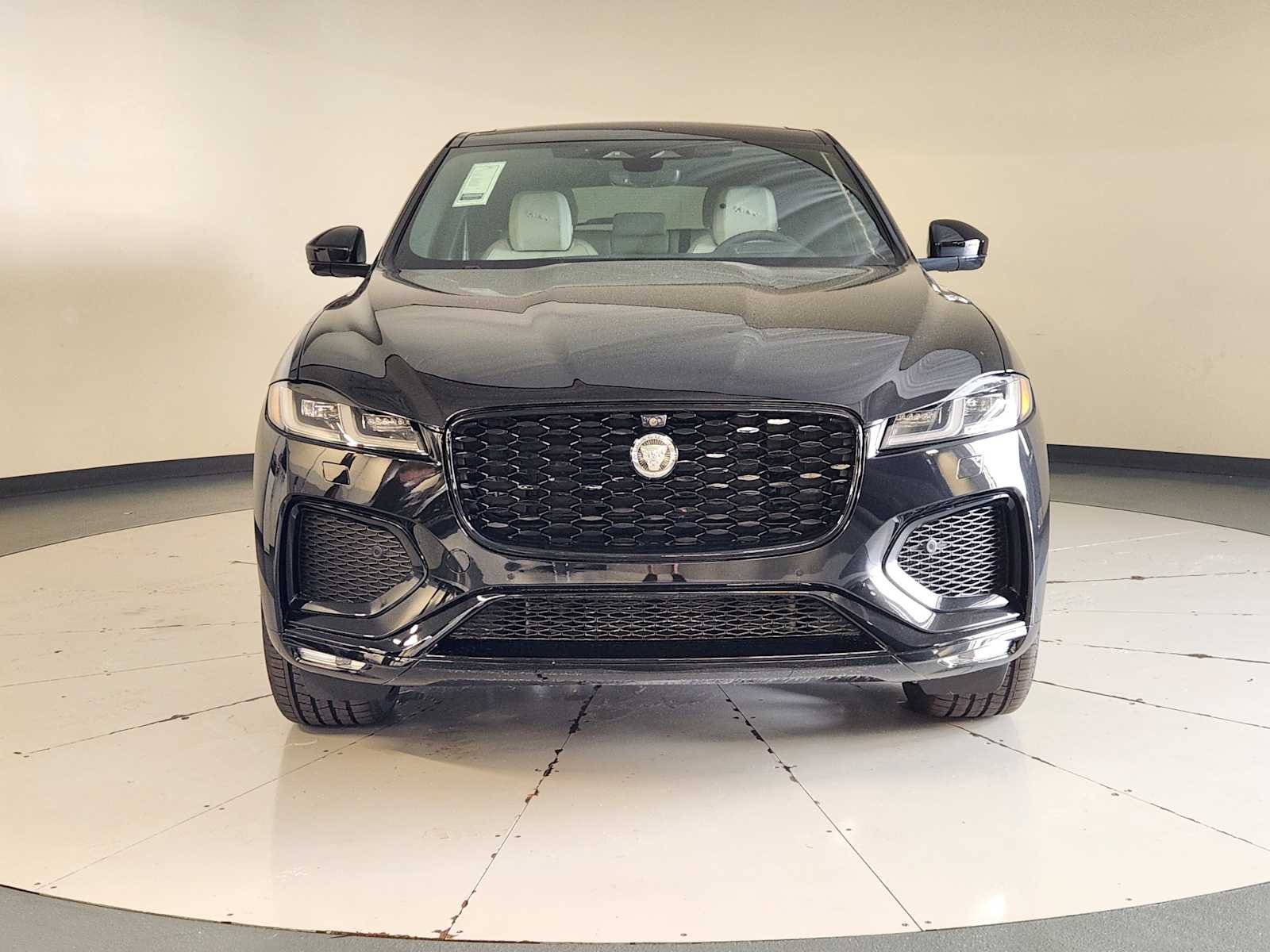2026 Jaguar F-Pace R-Dynamic S - Photo 9