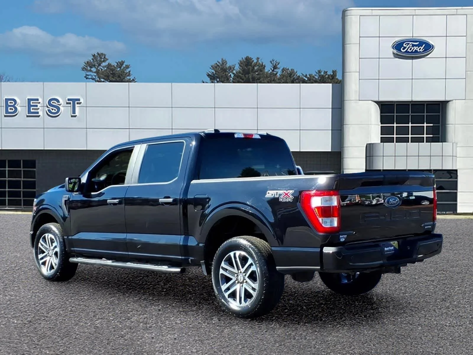 Used 2023 Agate Black Metallic Ford XL image 4