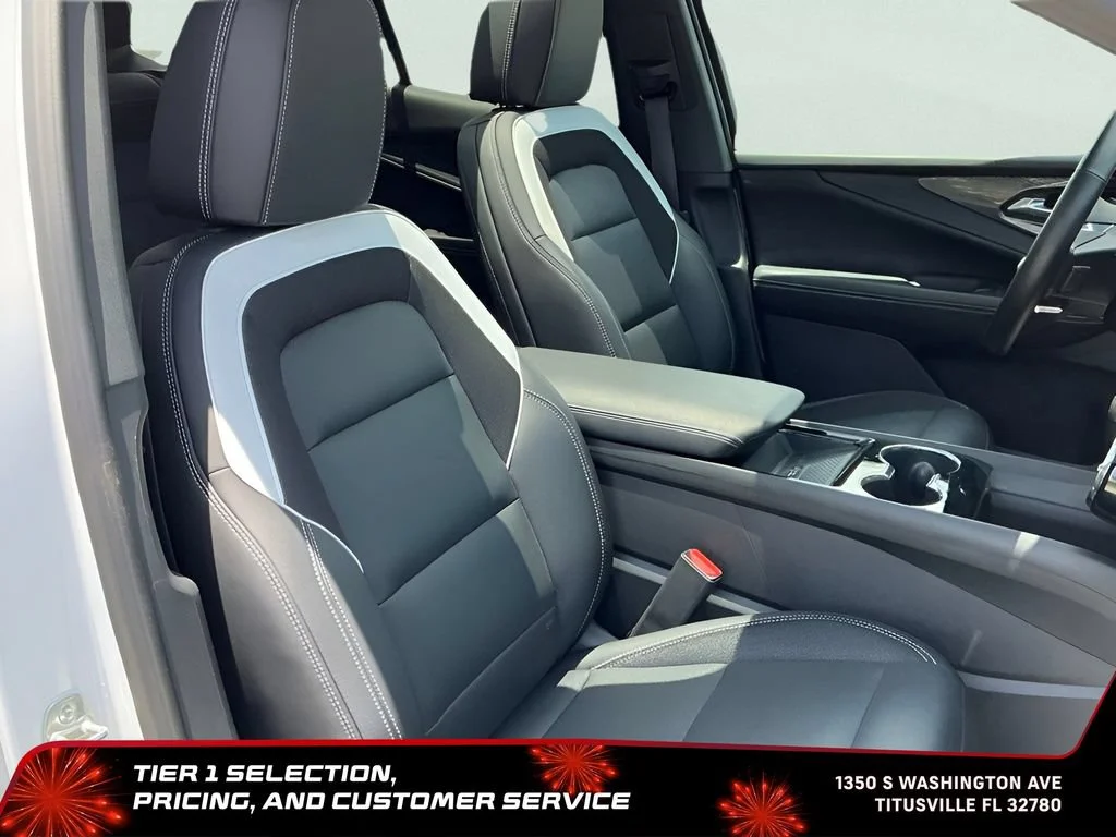 Used 2025 Summit White Chevrolet LT image 16