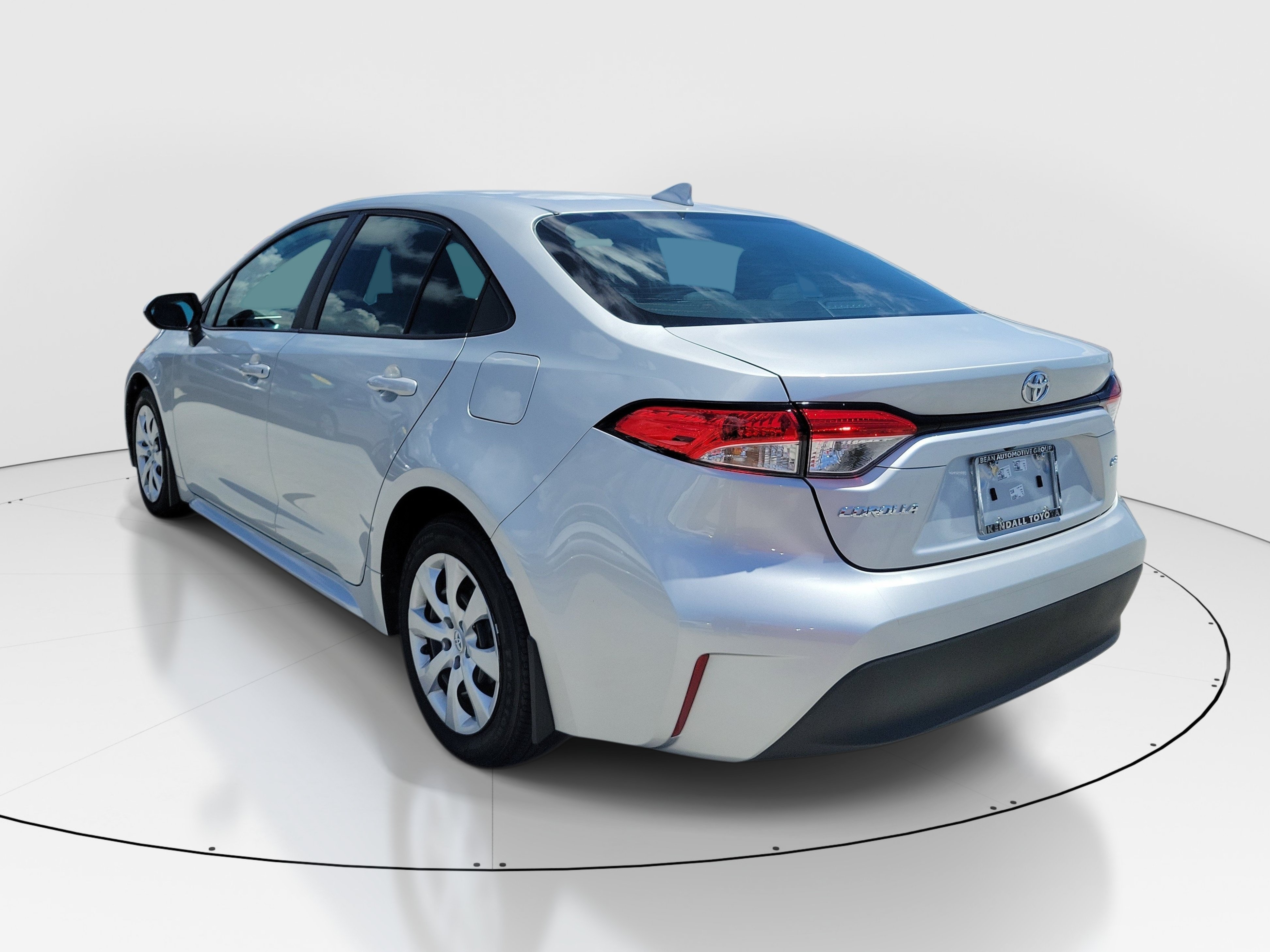 Used 2025 Classic Silver Metallic Toyota LE image 4