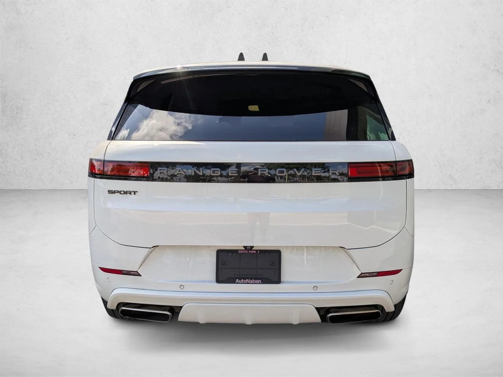 Used 2025 Fuji White Land Rover Dynamic SE image 6