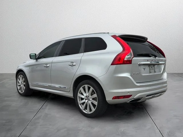 Used 2017 Silver Volvo T5 Inscription image 3